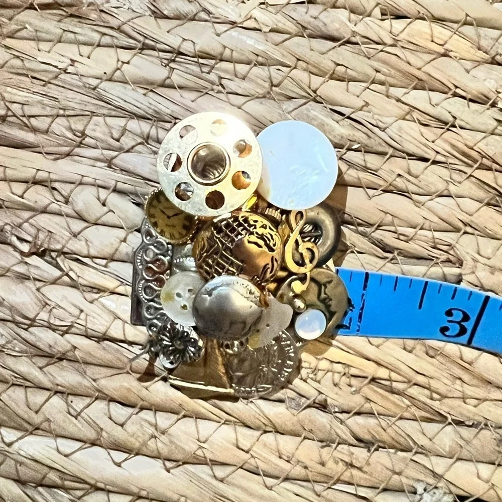 Vintage Brooch Pin Steampunk Watch Face Parts bobbin Button Artistic Mixed